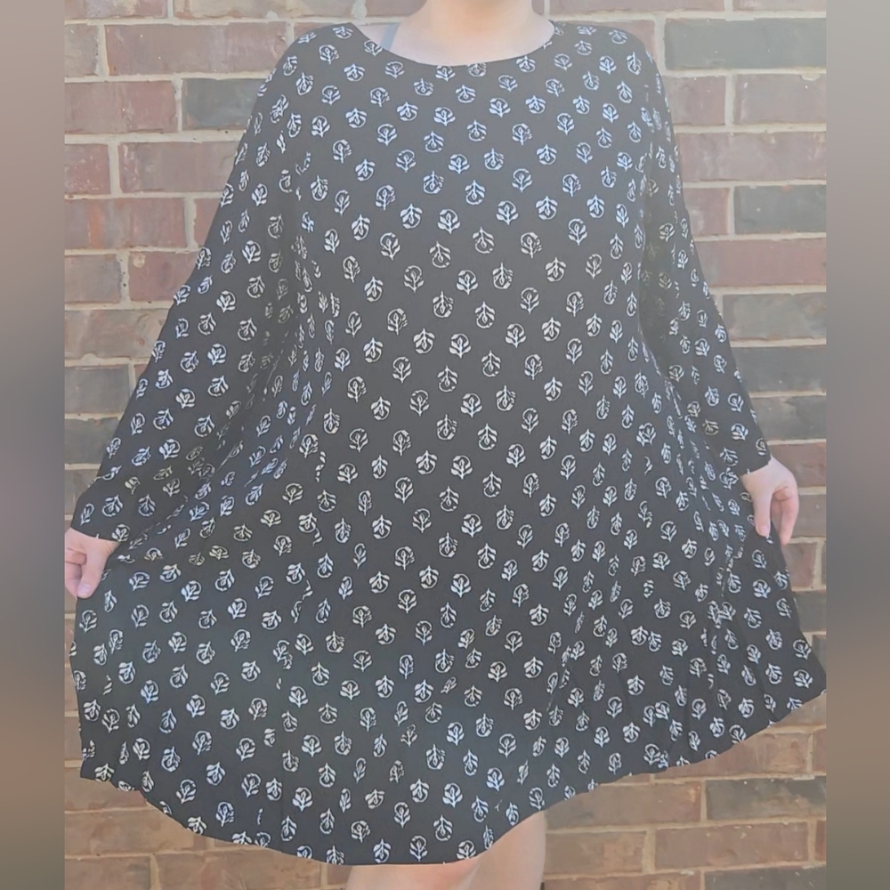 Old Navy Floral Long Sleeve Black Dress
